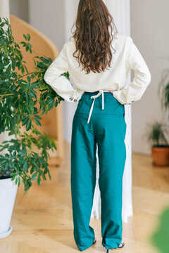 მწვანე შარვალი / Green trousers 